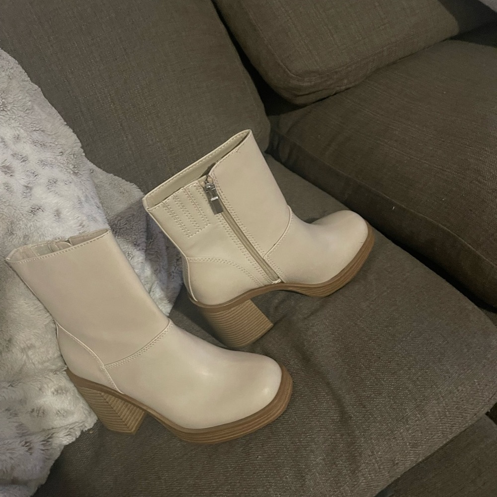 Women’s Jenna Platform Boots - Universal Thread Off White